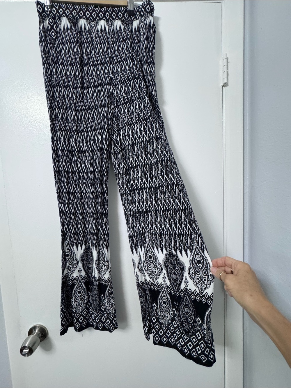 Black & White Printed Wide-Leg Pants - Brand Unspecified
